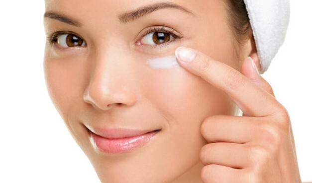 12 Easy Home Remedies to Get Rid of Puffy Eyes