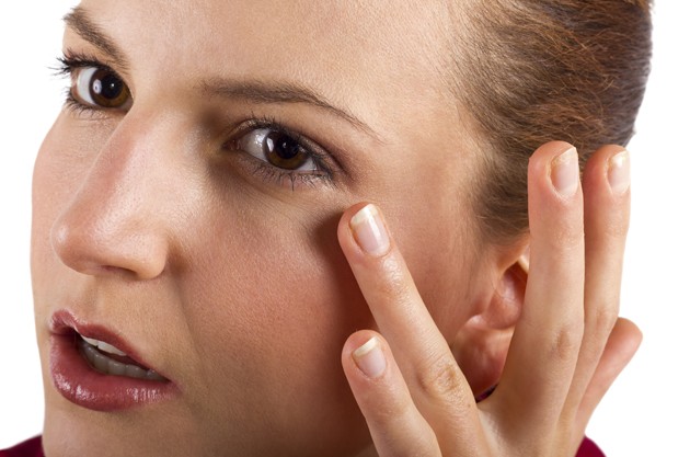 Massage to get rid of puffy eyes