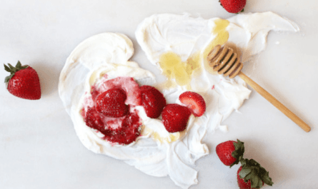 Yogurt Strawberries and Honey Face Mask