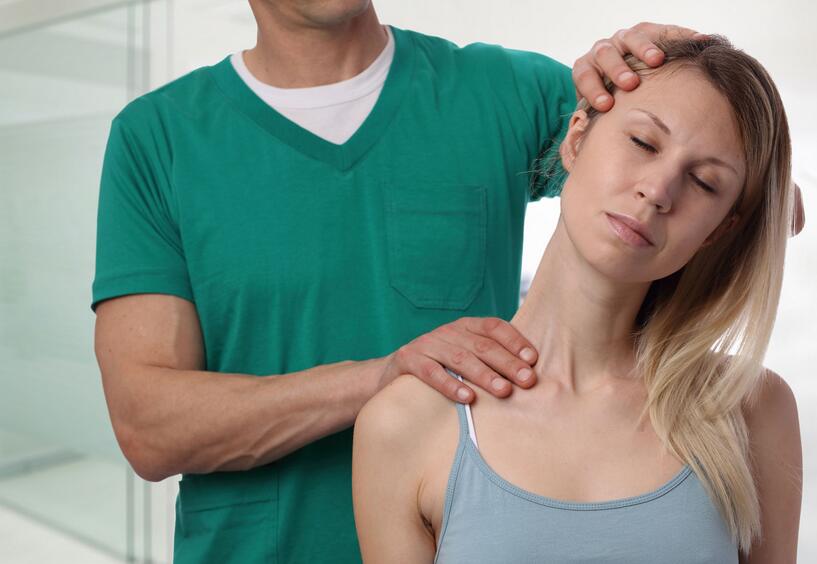 Treatment of pinched nerve in the neck