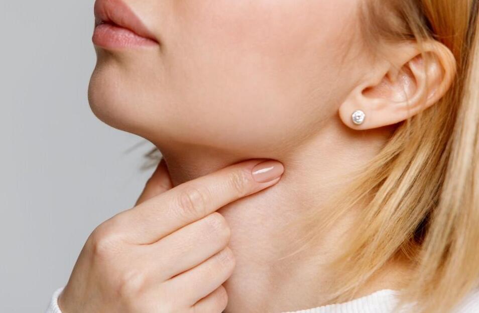 Natural Remedies to Get Rid of a Swollen Tonsil