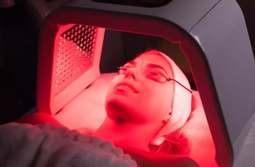 How to Use Red Light Therapy