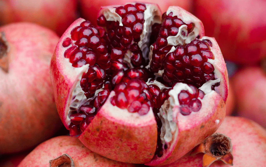 How to Eat Pomegranate Seeds