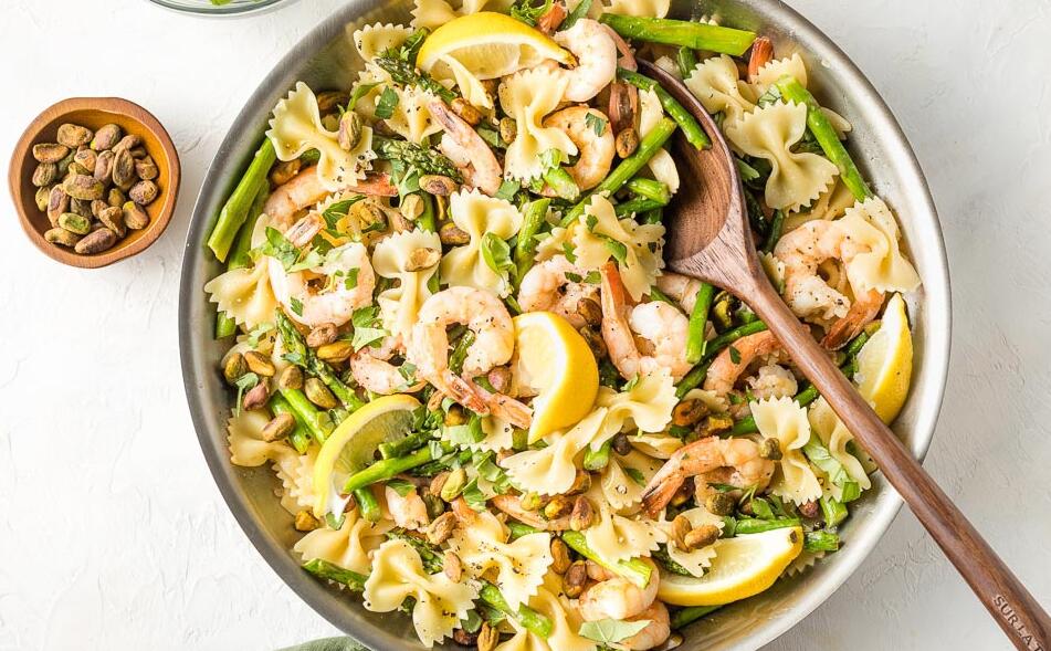 Lemony Shrimp and Asparagus Pasta