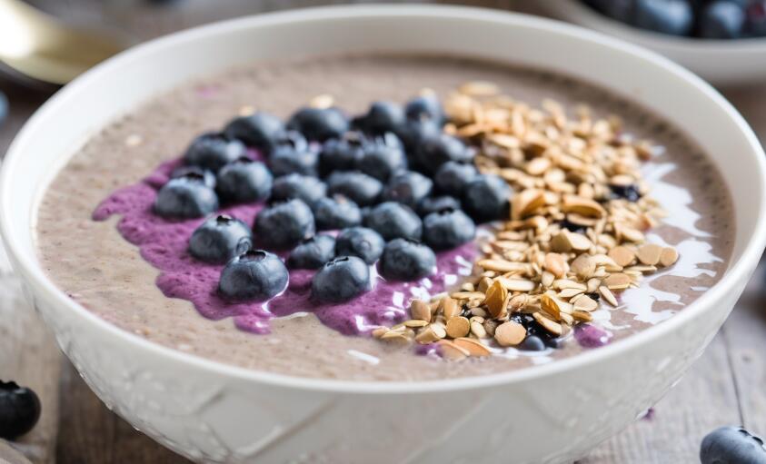 Blueberry Muffin Smoothie Bowl