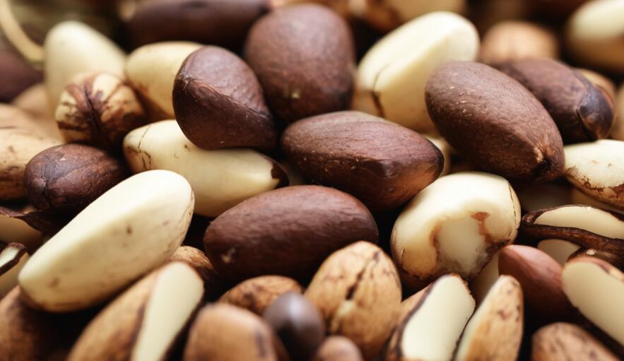 Brazil Nuts:18 Benefits,Nutrition,Side Effects & How to Eat Them