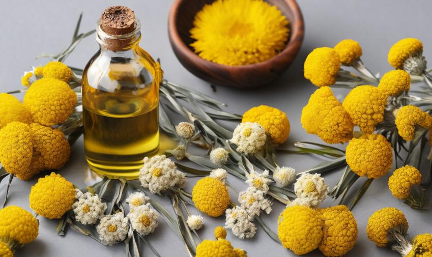 Use Helichrysum Oil